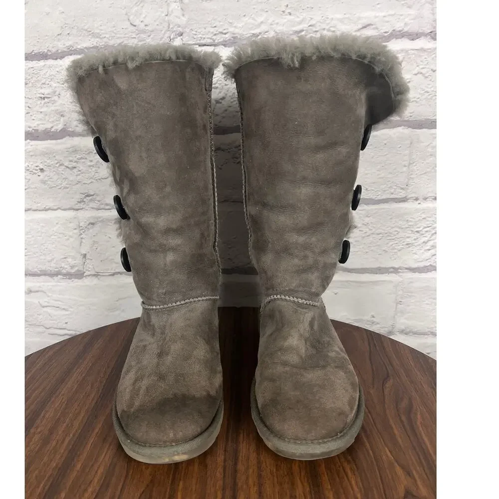 UGG Womens 9 Y2K Cottagecore Outdoors Sheepskin Bailey Button Triplet II Boot